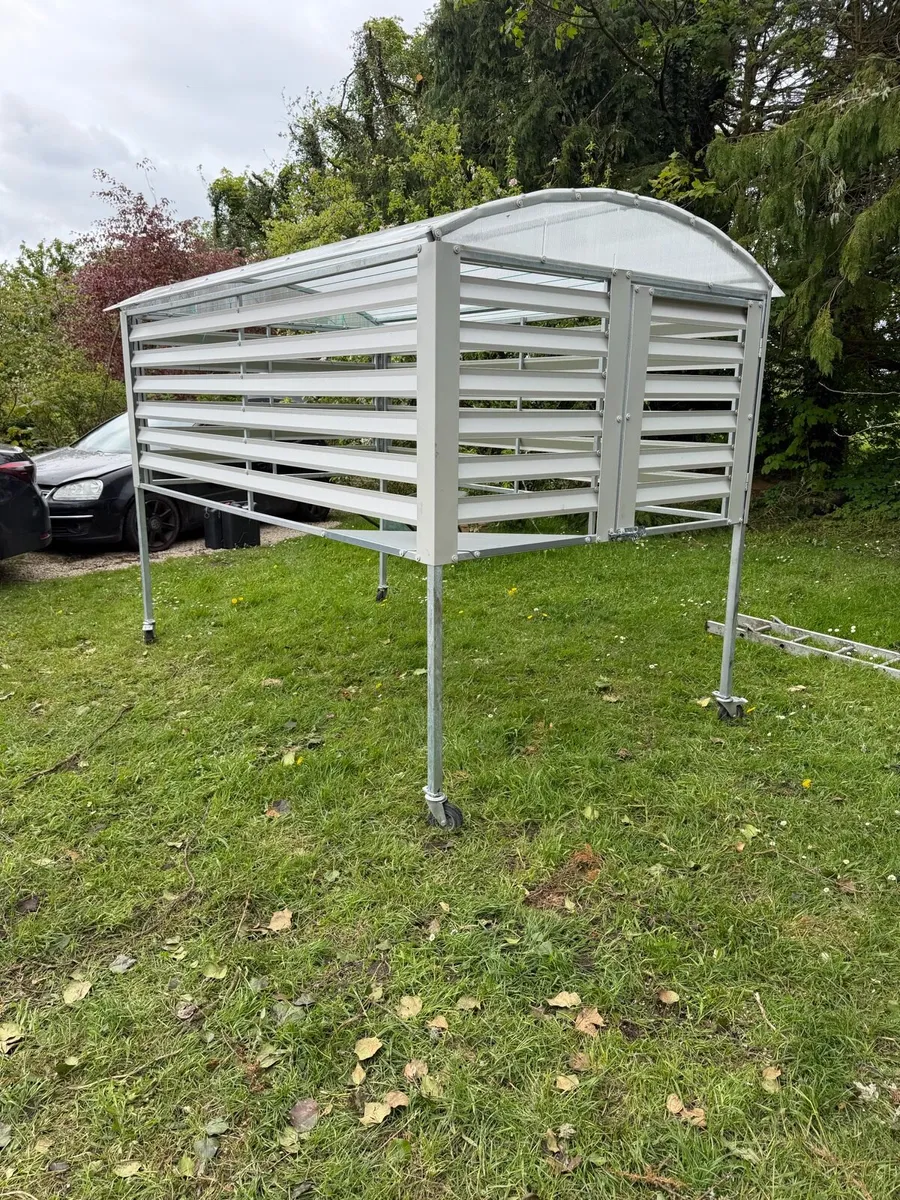 Covered clothes lines - Image 3