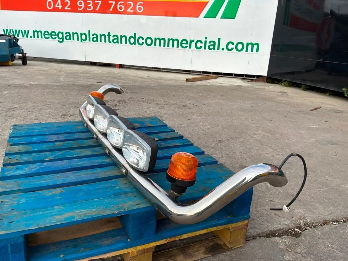 DAF XF CHROME HI BAR / LIGHT BAR & BEACONS. - Image 2