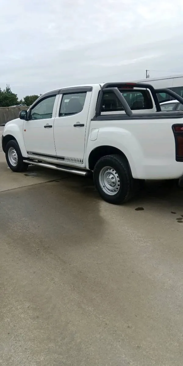Isuzu - Image 1