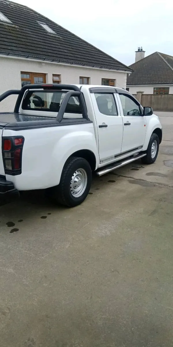 Isuzu - Image 2