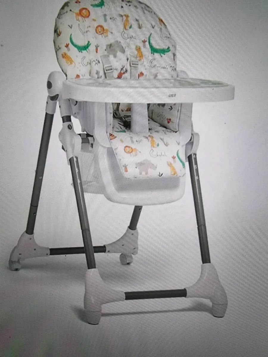 Mama & Papas Snax  highchair - Image 1