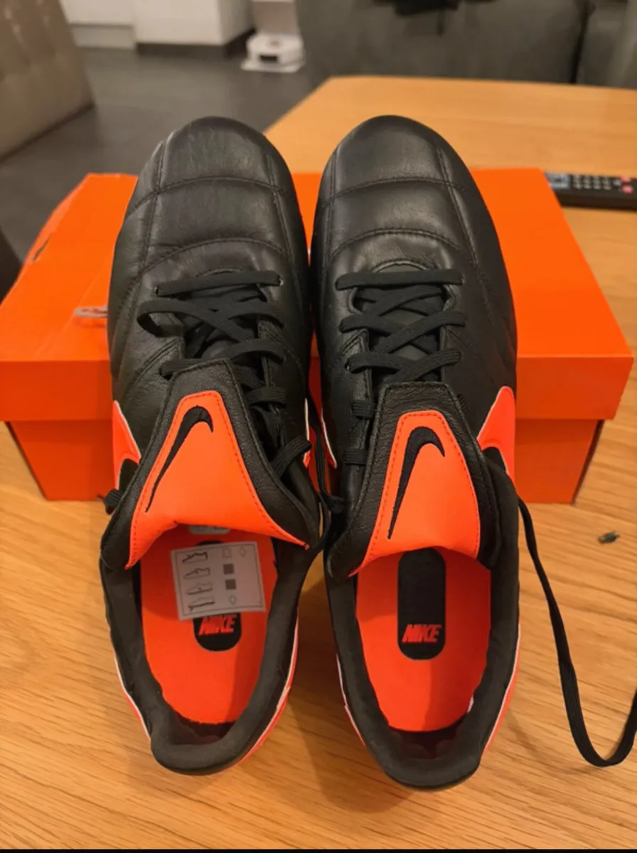 Football boots - Image 1