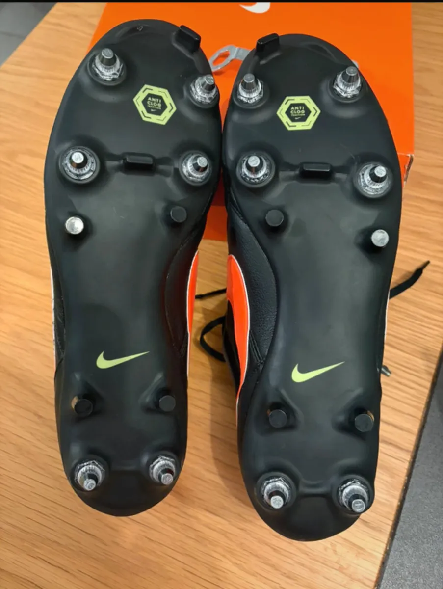 Football boots - Image 2