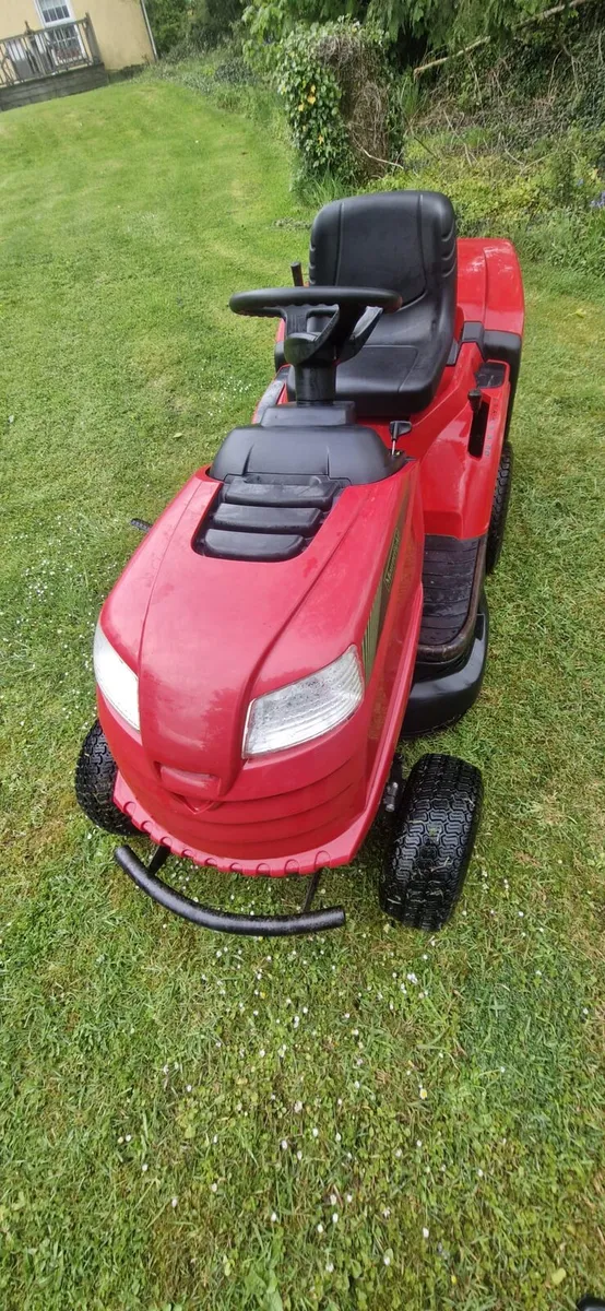 Castlegarden ride on mower 2015 Delivery available - Image 1