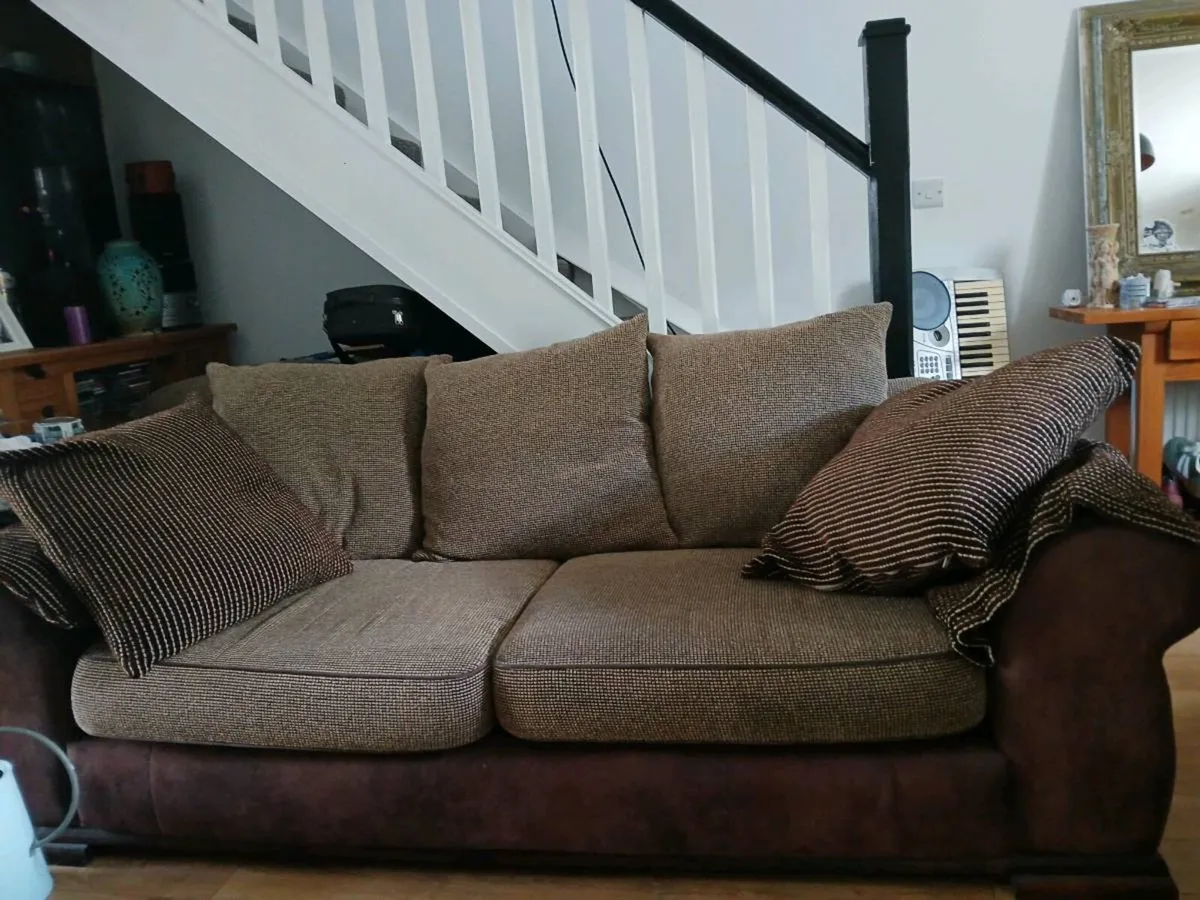 Lovely Sofa - Image 3