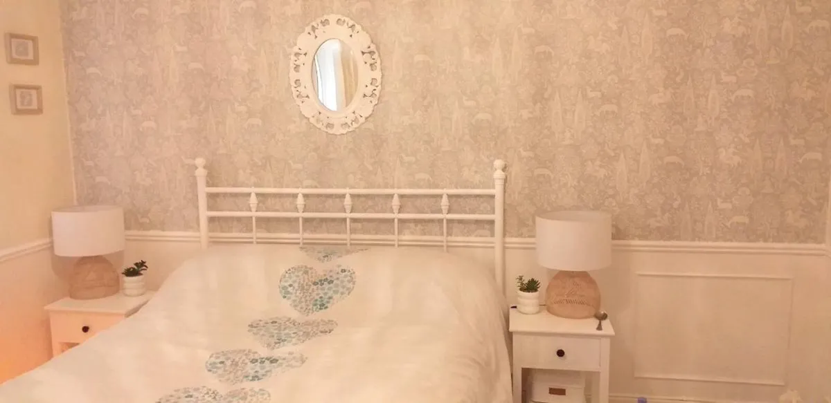 Double headboard white - Image 1