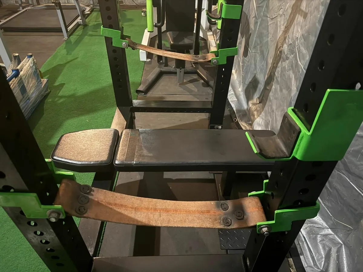 4-Post Powerlifting Bench w/ Band Pins & Safety - Image 4