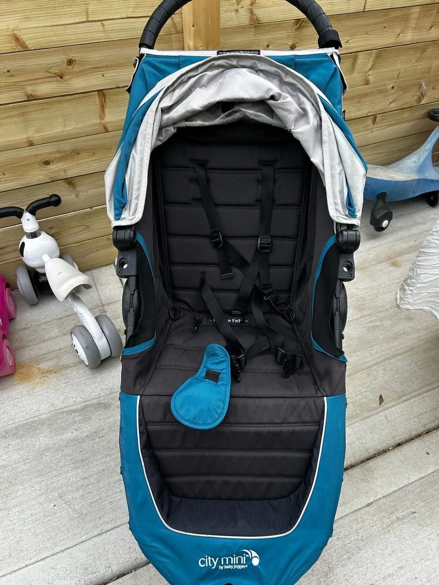 Baby jogger stroller - Image 1