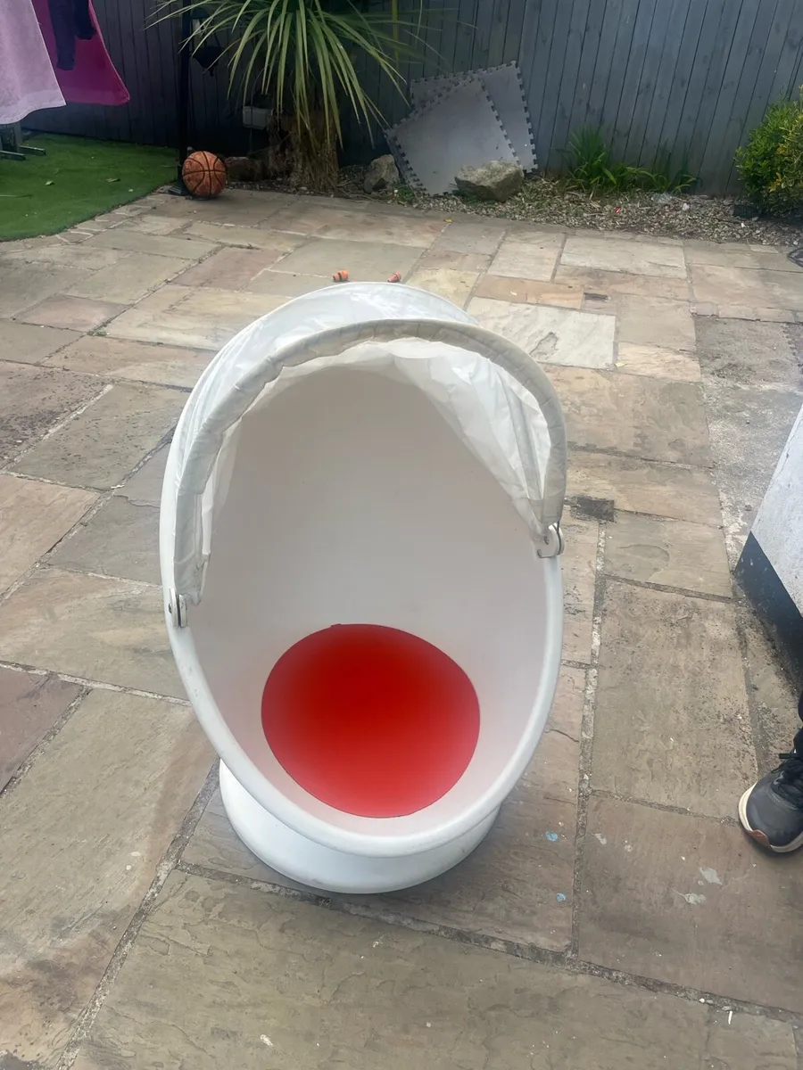 Times egg chair - Image 3