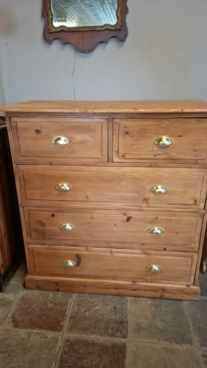Large vintage pine chest of drawers - Image 4