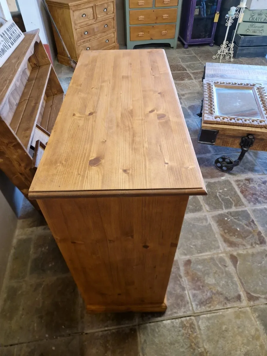 Large vintage pine chest of drawers - Image 3