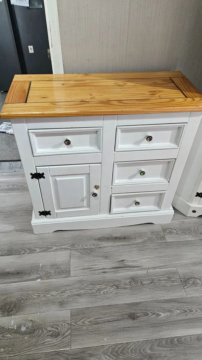 Corner display cabinet and drawer unit - Image 4