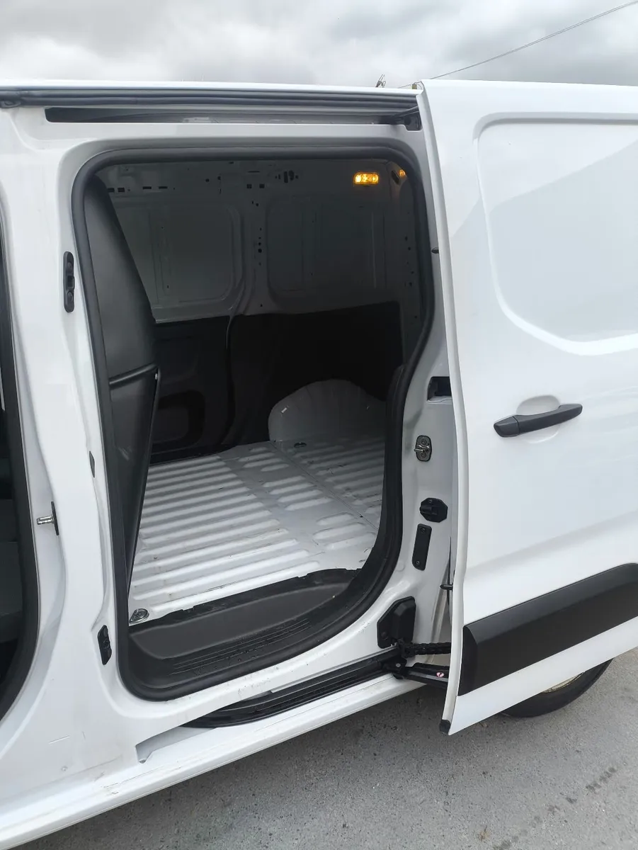 Opel Combo 2023 comfort trim - Image 3