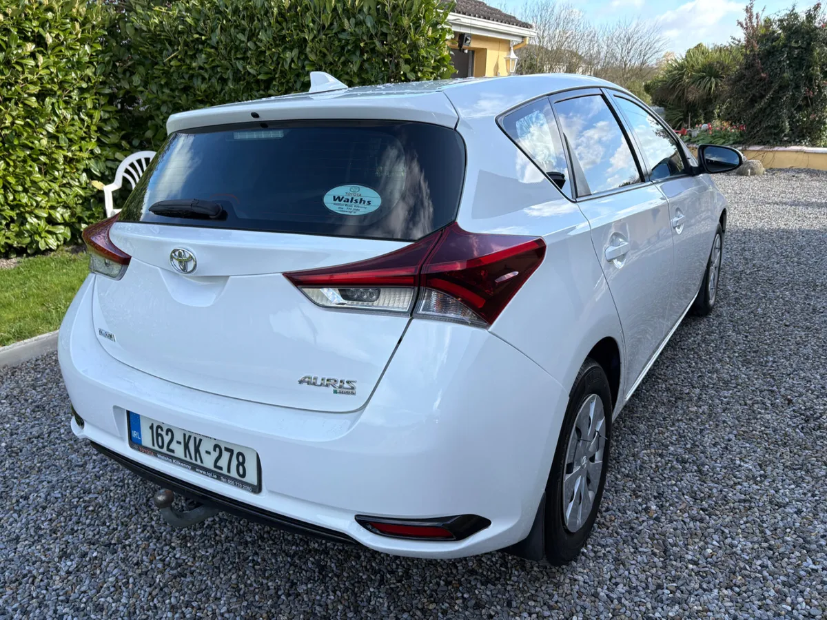 Toyota Auris 2016 Car/Van - Image 2
