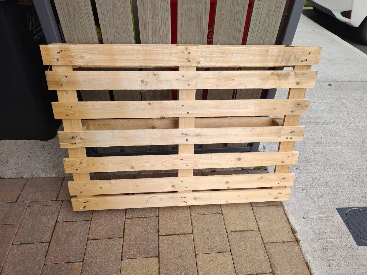 Free Wooden Pallet - Image 2