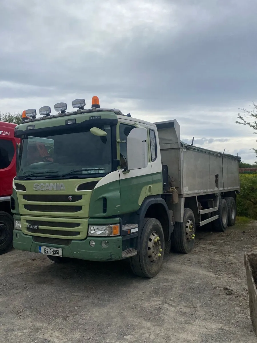 Tipper - Image 1
