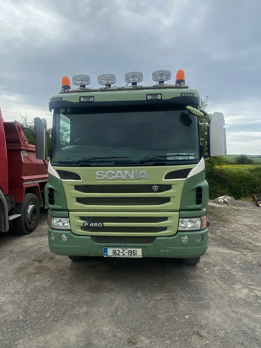 Tipper - Image 2