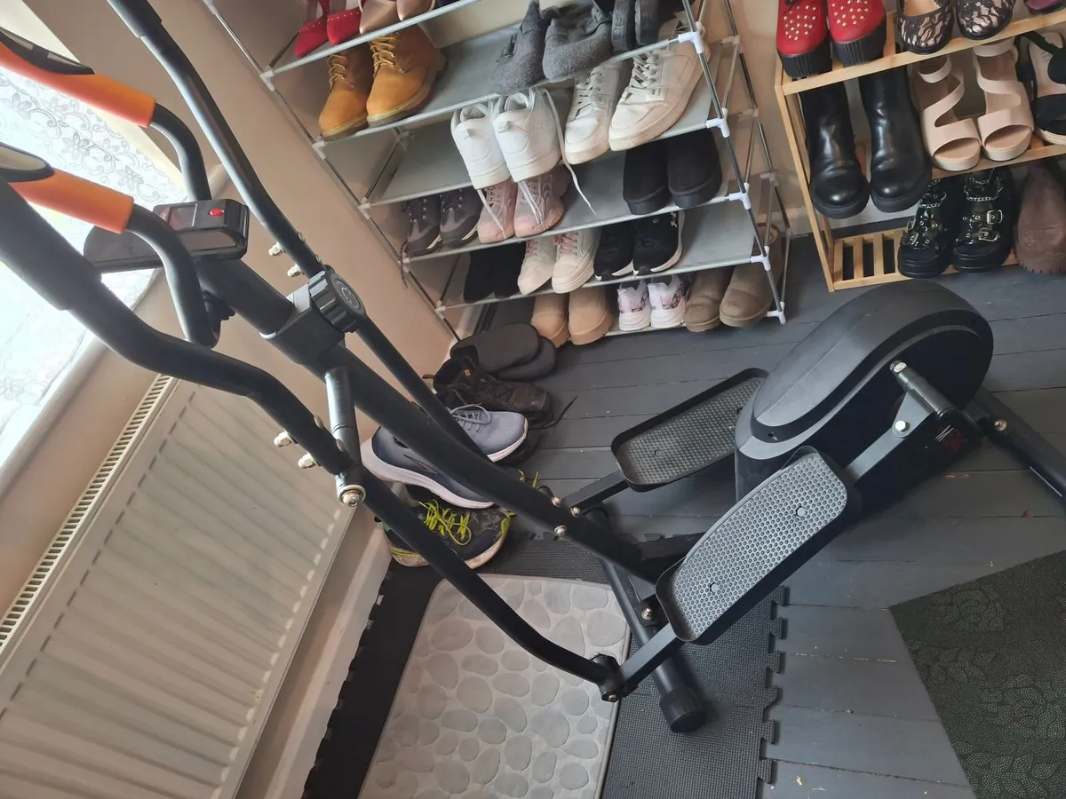 Cross Trainer - Image 1