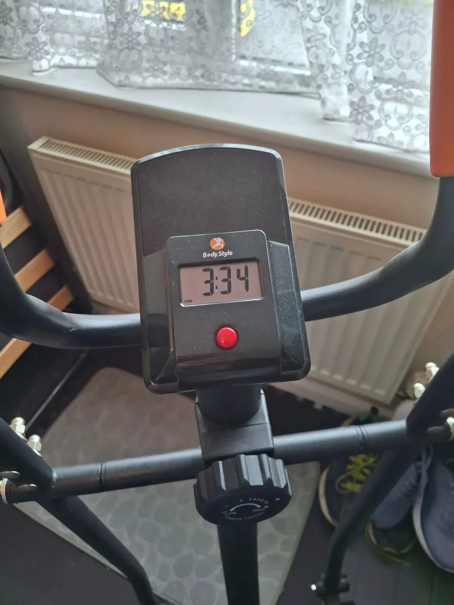 Cross Trainer - Image 2