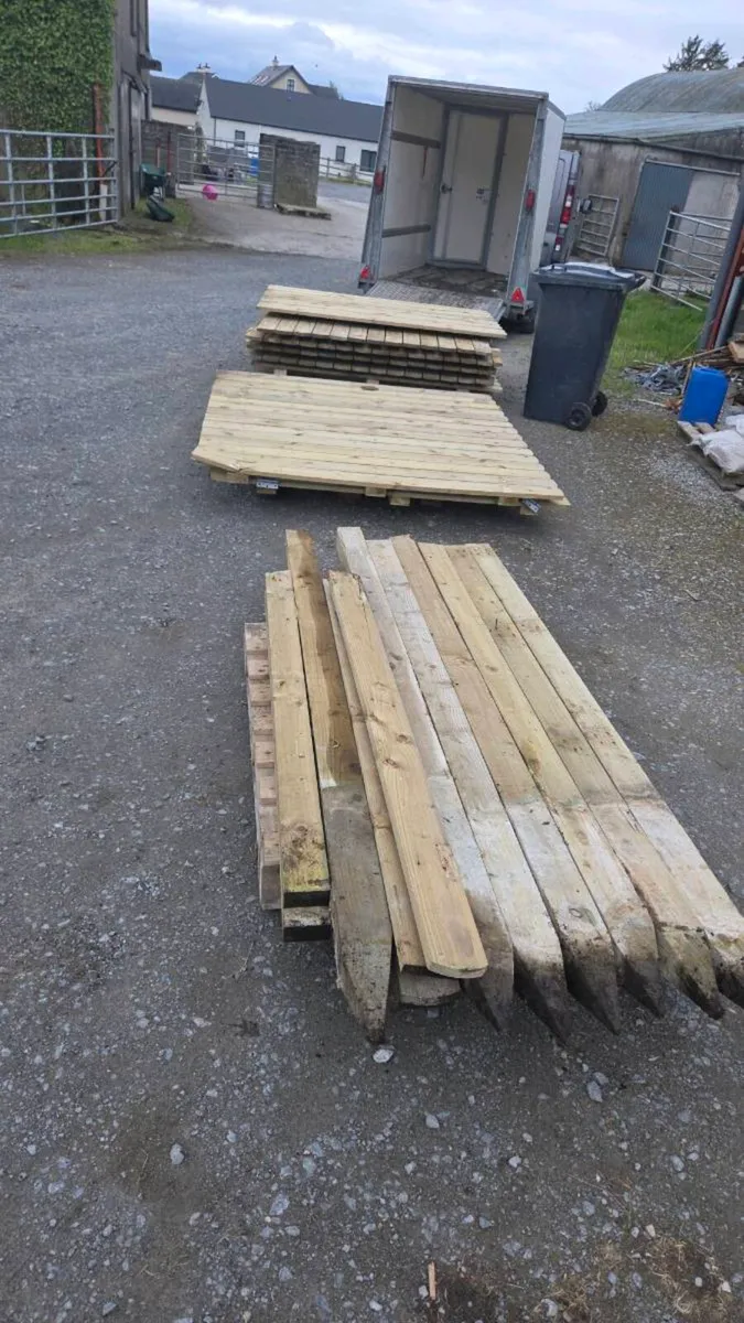 Timber fencing post and gates job lot - Image 1