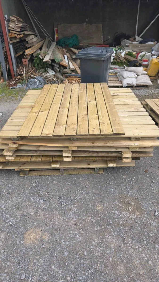 Timber fencing post and gates job lot - Image 3