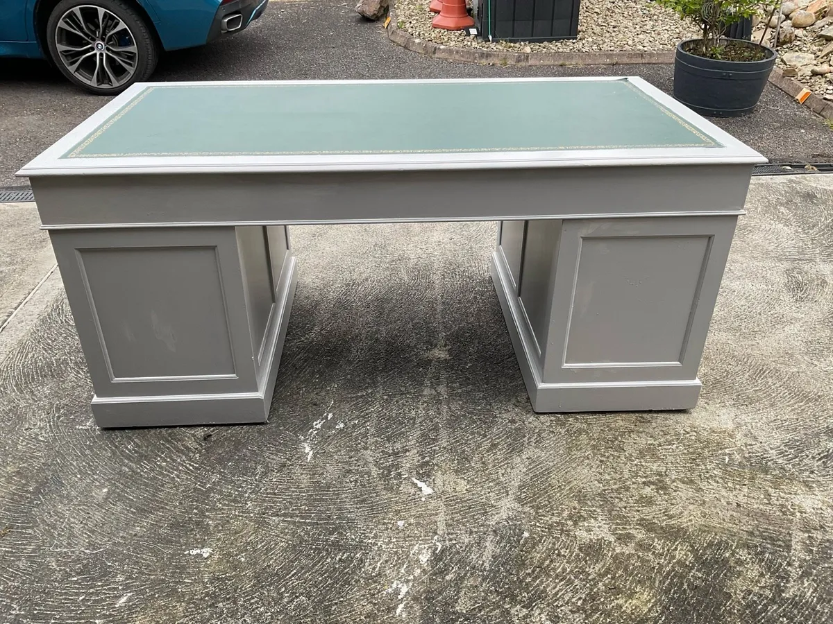Office desk - Image 2