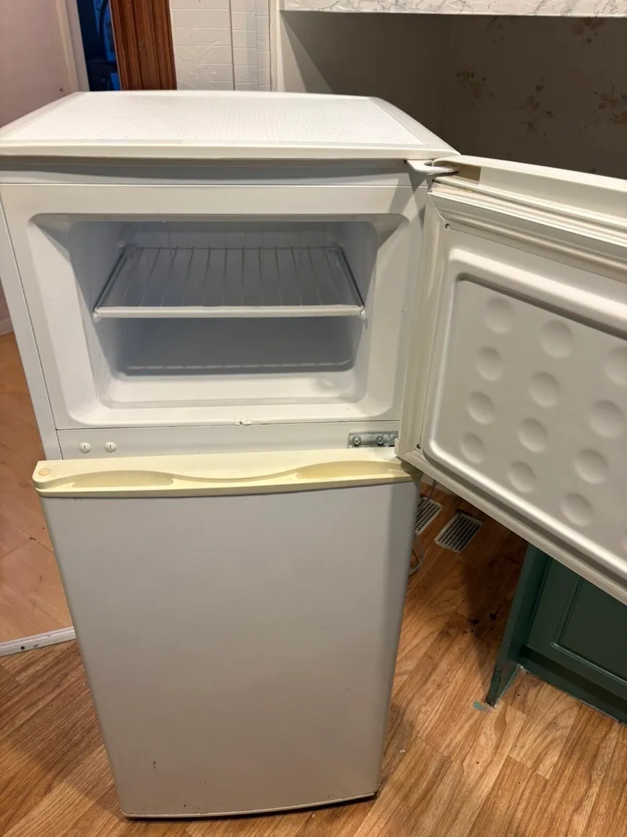 fridge freezer - Image 2