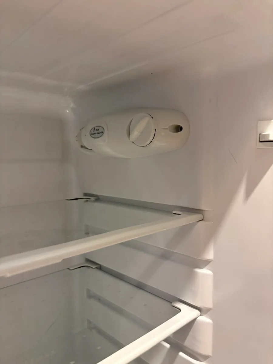 fridge freezer - Image 4