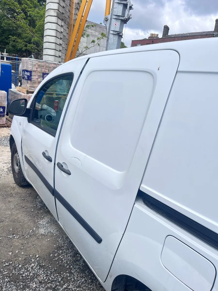 Cars → Breaking & Repairables - Image 4