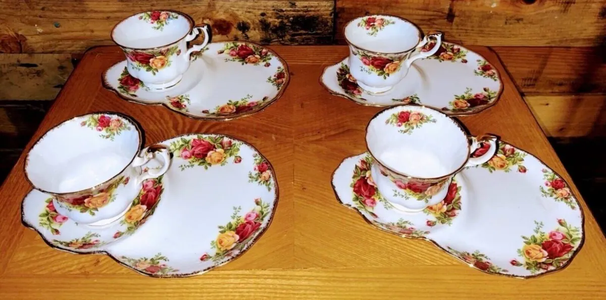 5 Royal Albert tennis sets
