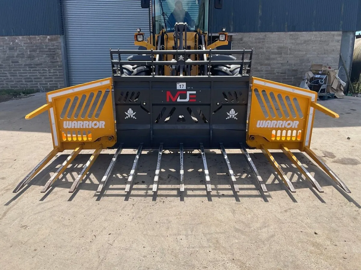 MDE WARRIOR 14ft HYDRAULIC FOLDING BUCK RAKE - Image 1