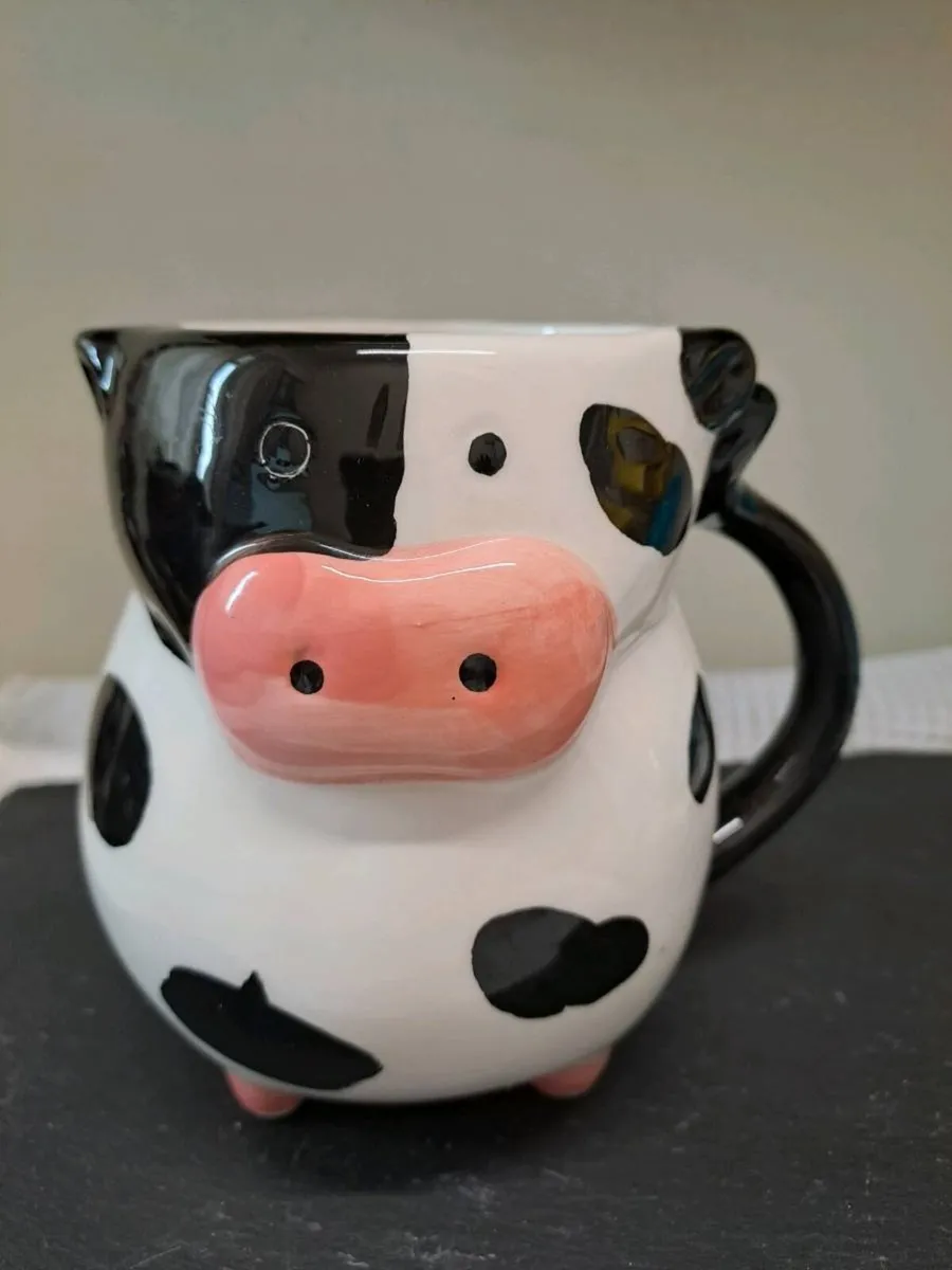 Cute Cow Shaped Ceramic Mug - Image 1