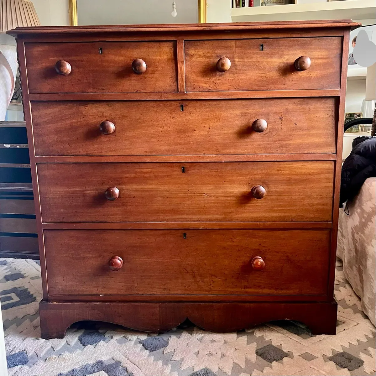 Antique mahogany chest of drawers - Image 1