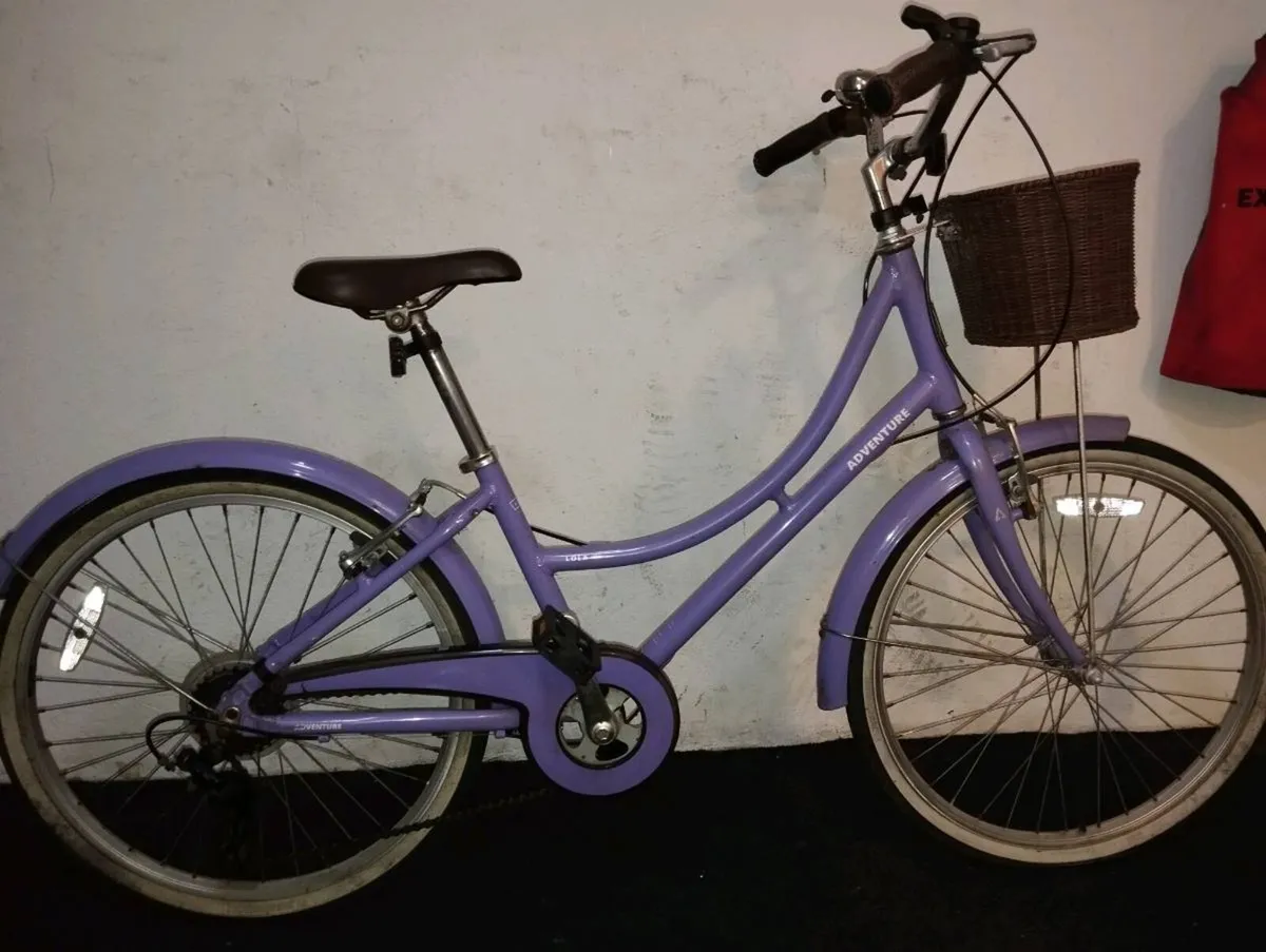 Girls 24inch bike - Image 1