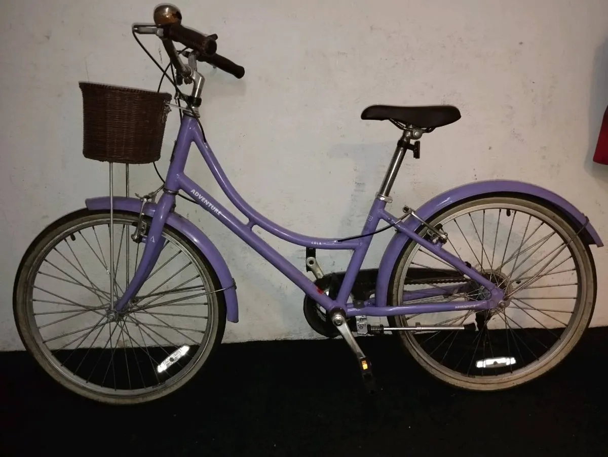 Girls 24inch bike - Image 2