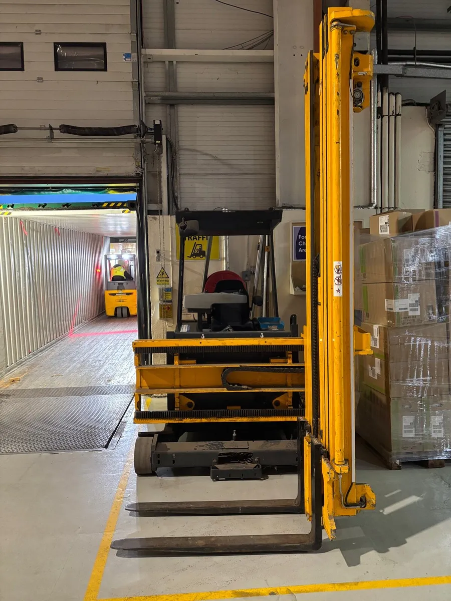 Forklift - Image 2