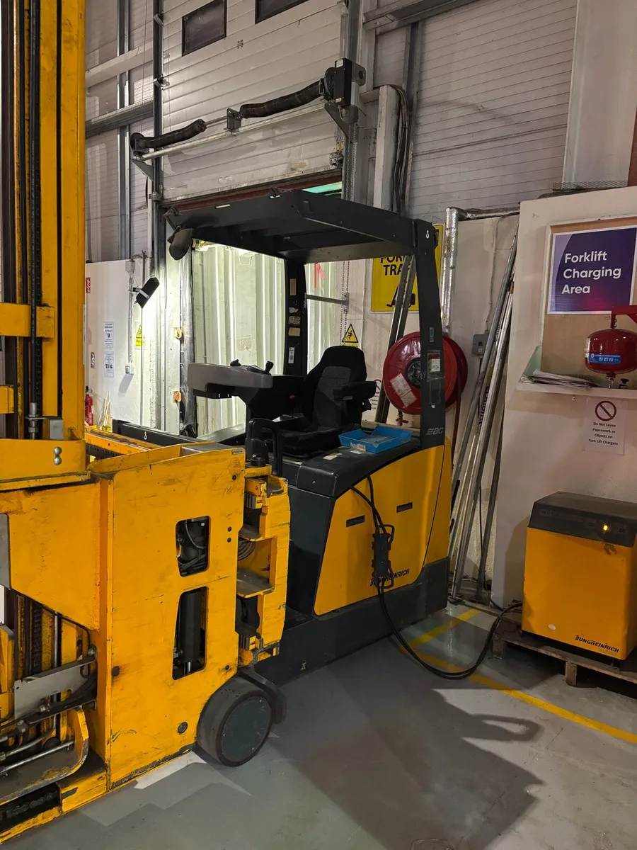 Forklift - Image 4
