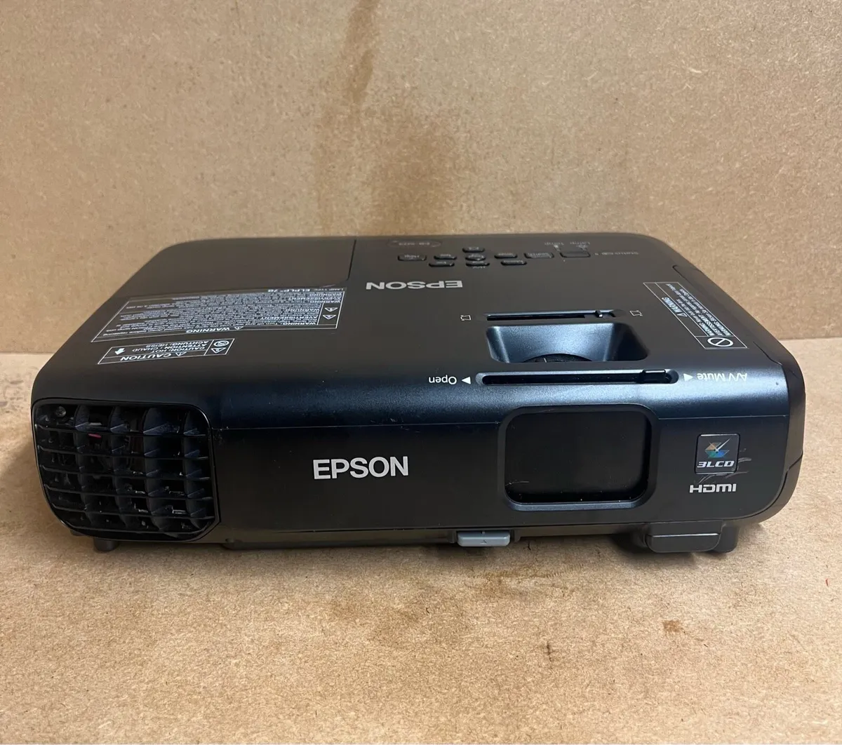 Epson EB-SO3 LCD Projector HDMI - Image 1