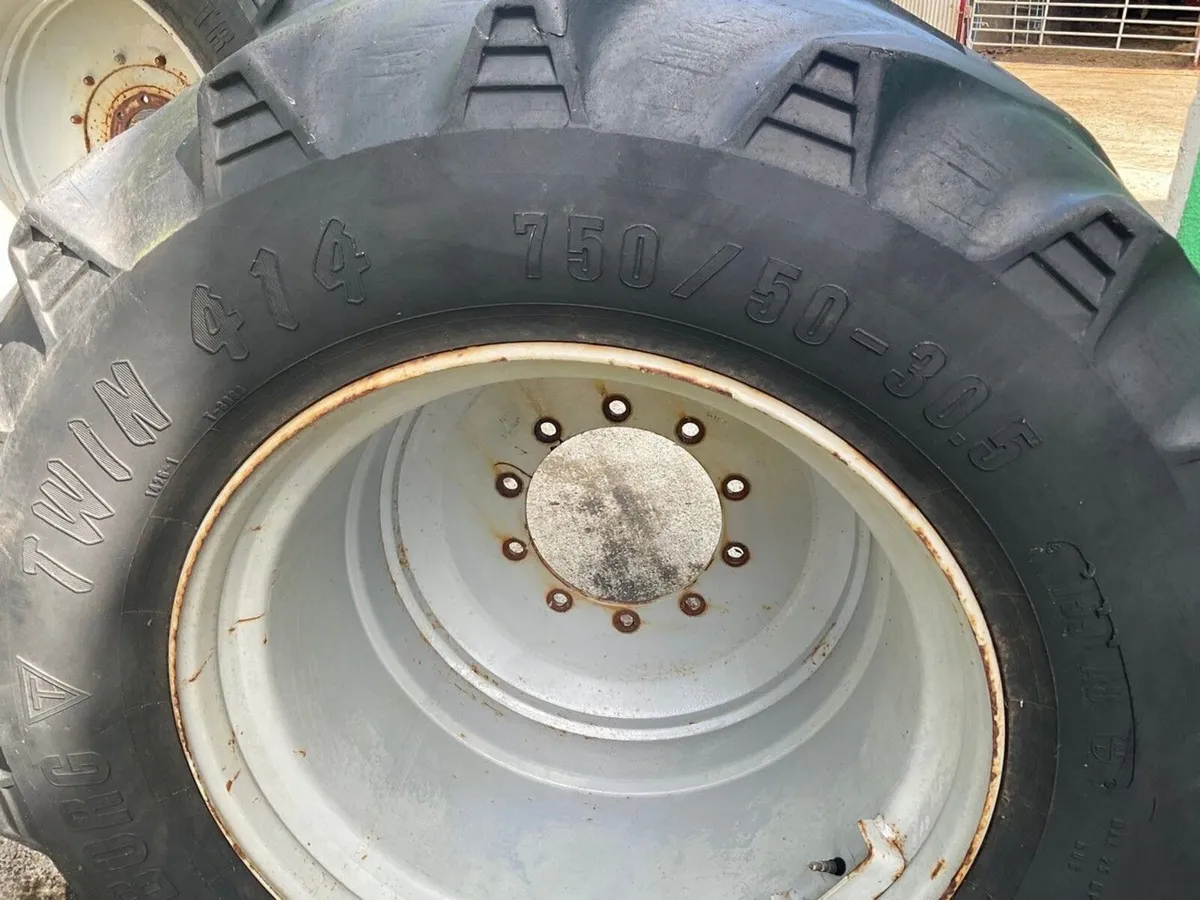 4No. FLOATATION RIMS & TYRES - Image 2