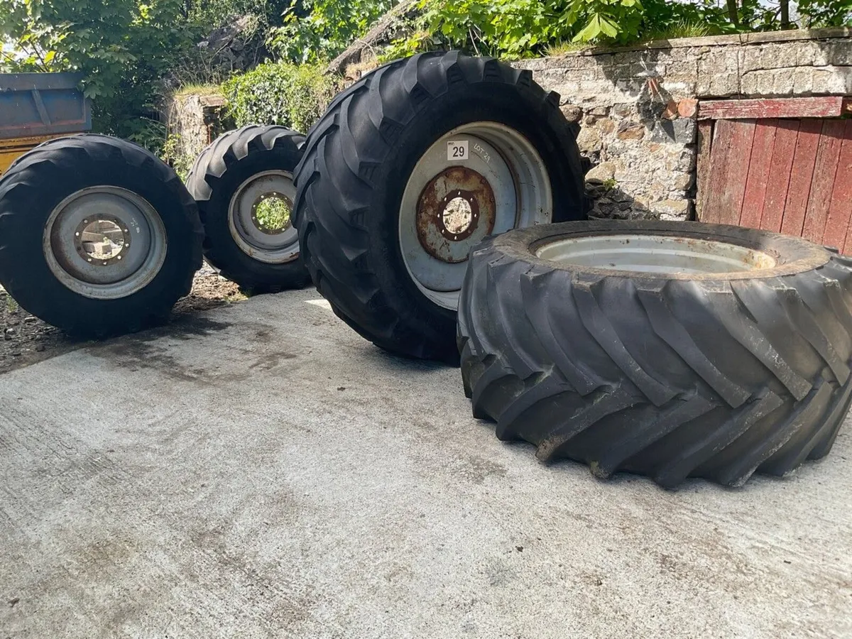 4No. FLOATATION RIMS & TYRES - Image 1