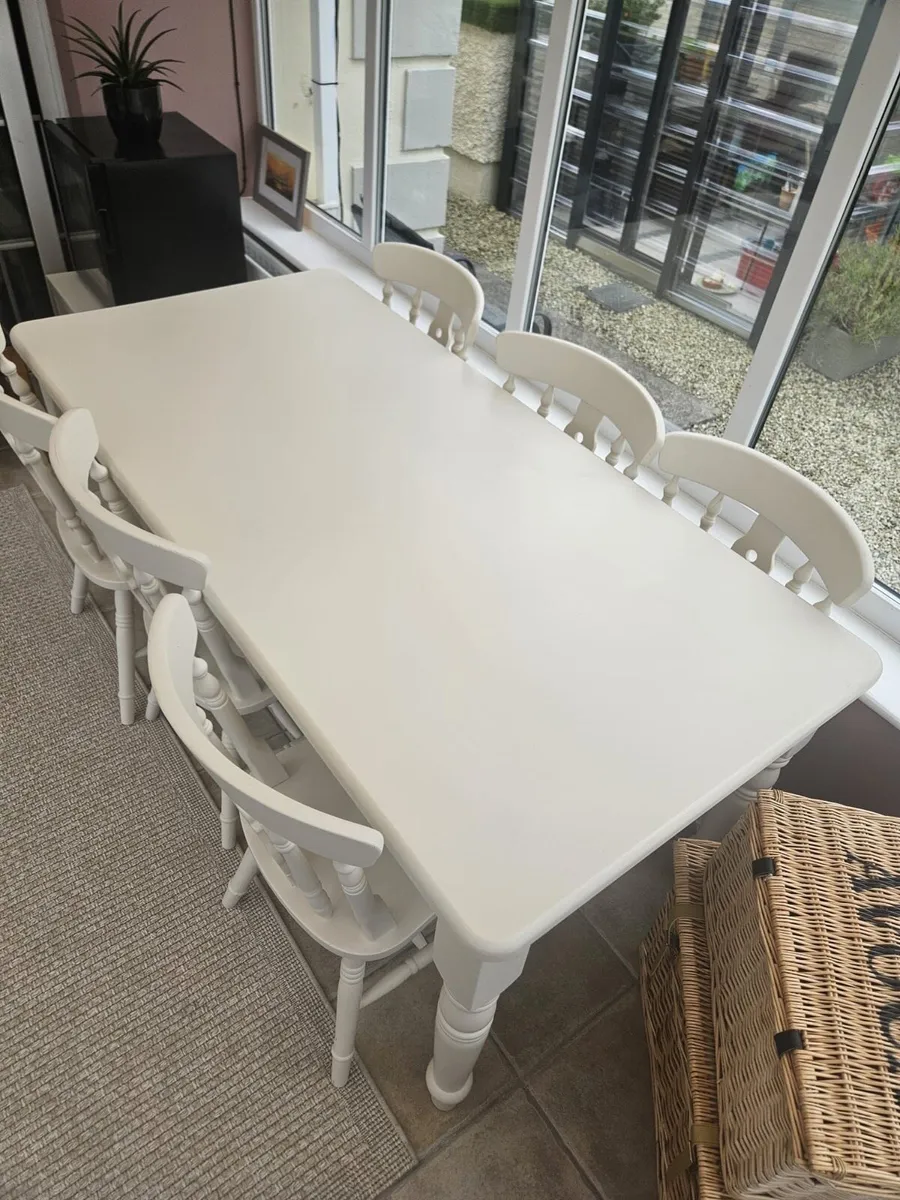 Solid pine dining table and six chairs - Image 2