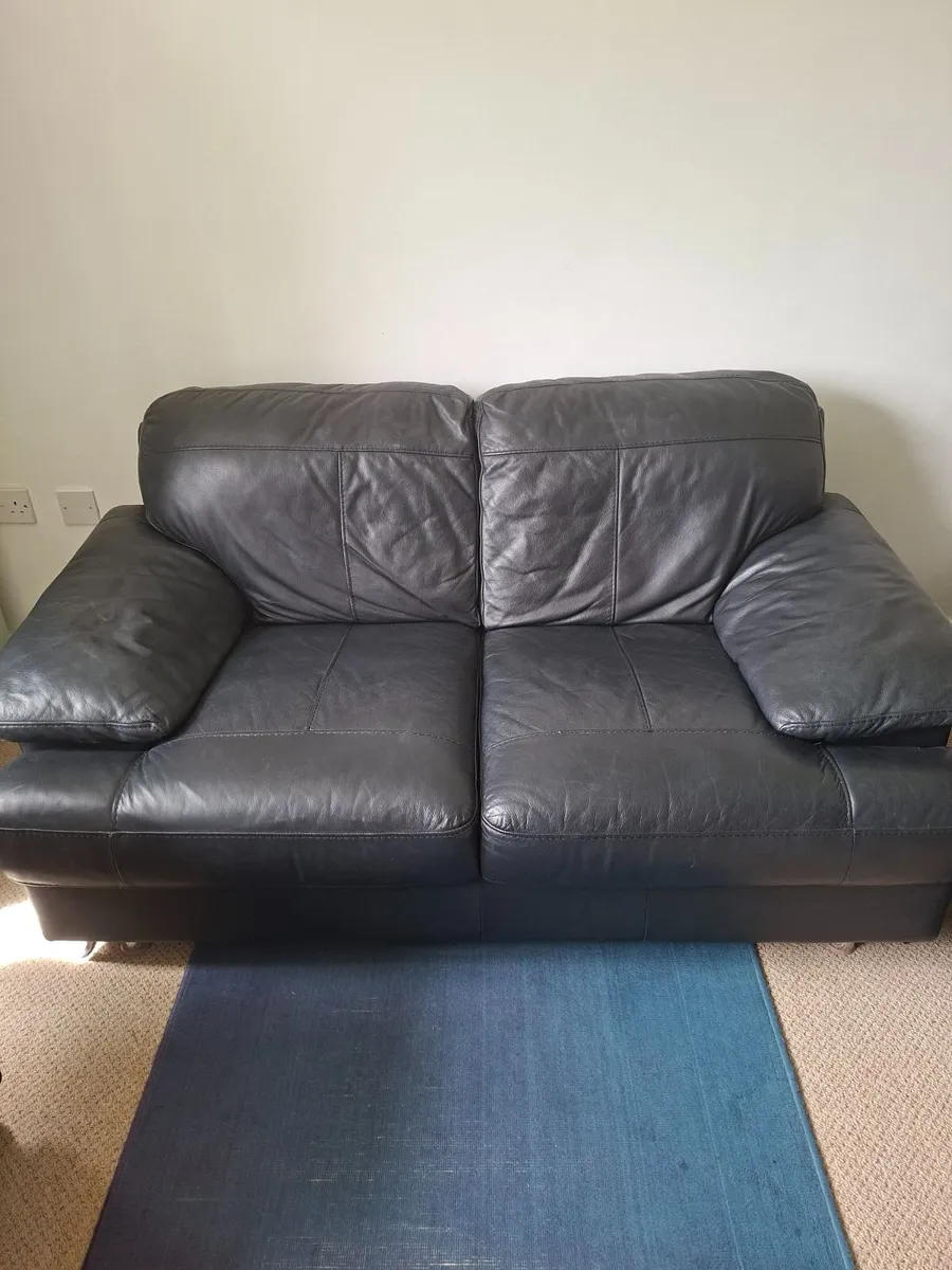 Couch. A 3 and 2 seater for 425 - Image 1