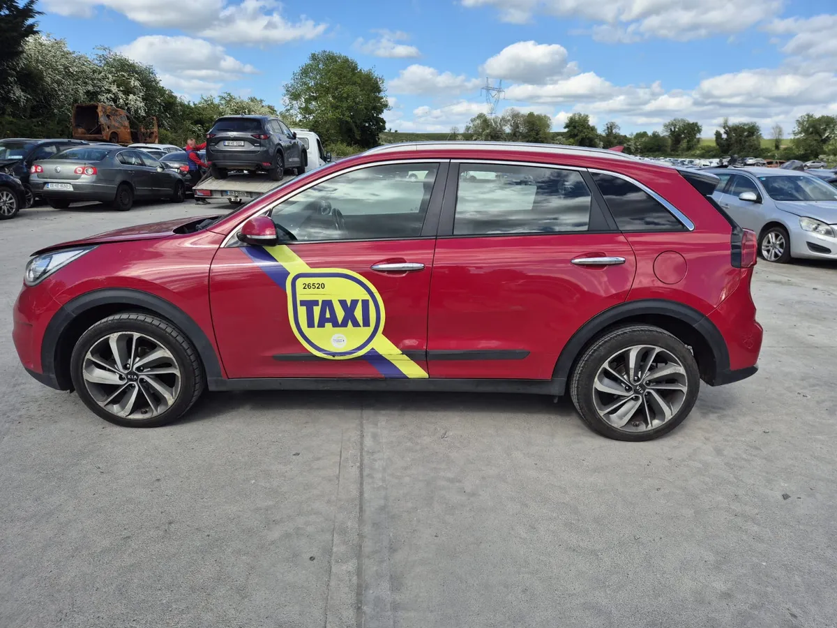 2017 Kia Niro Hybird *For Parts* - Image 3