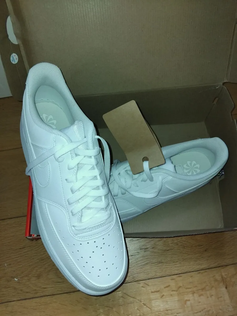 Brand new..Mens Nike runners 11.5 - Image 1