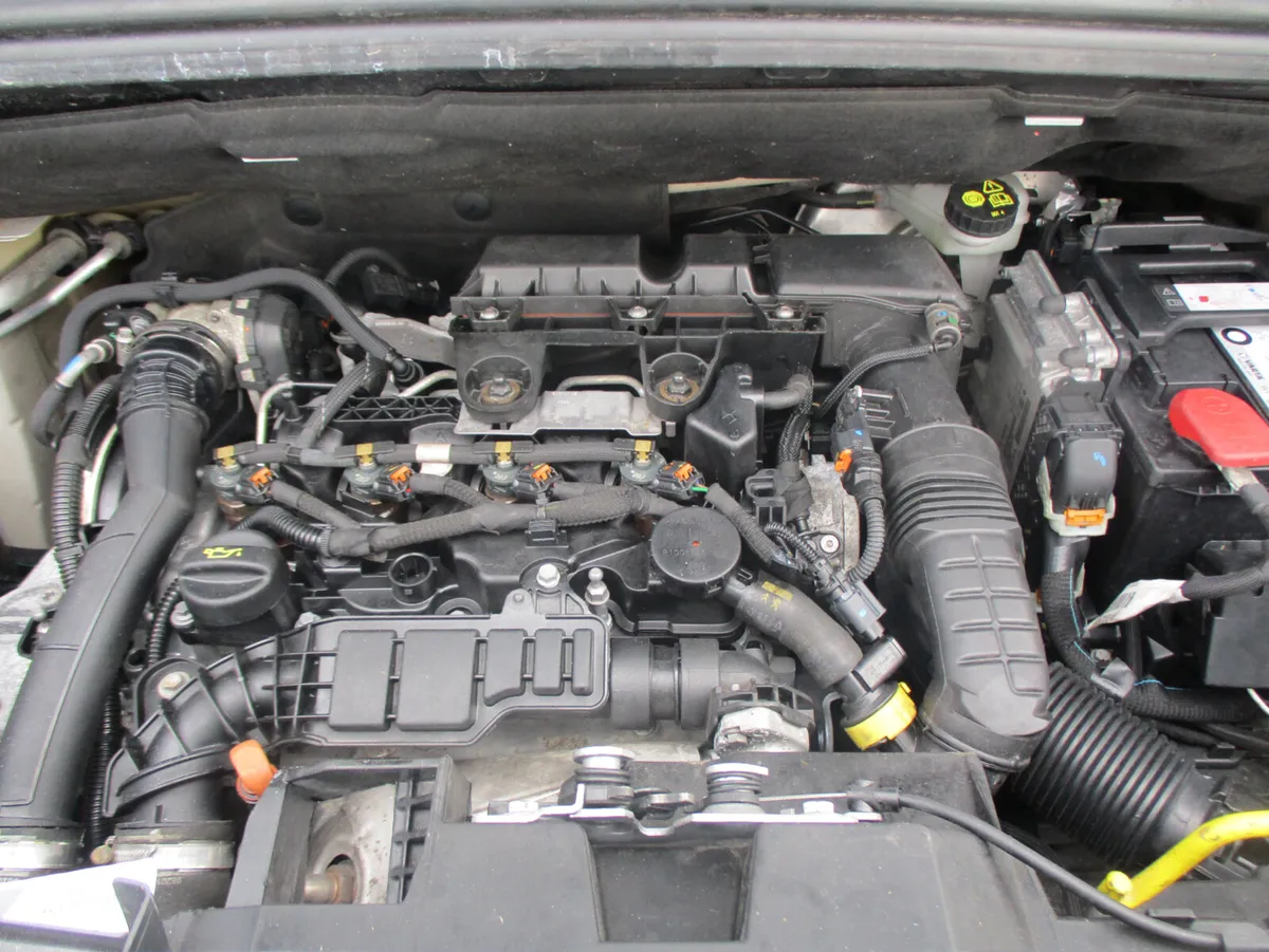 Peugeot Partner 2023 active plus 100bhp 3 seater - Image 3