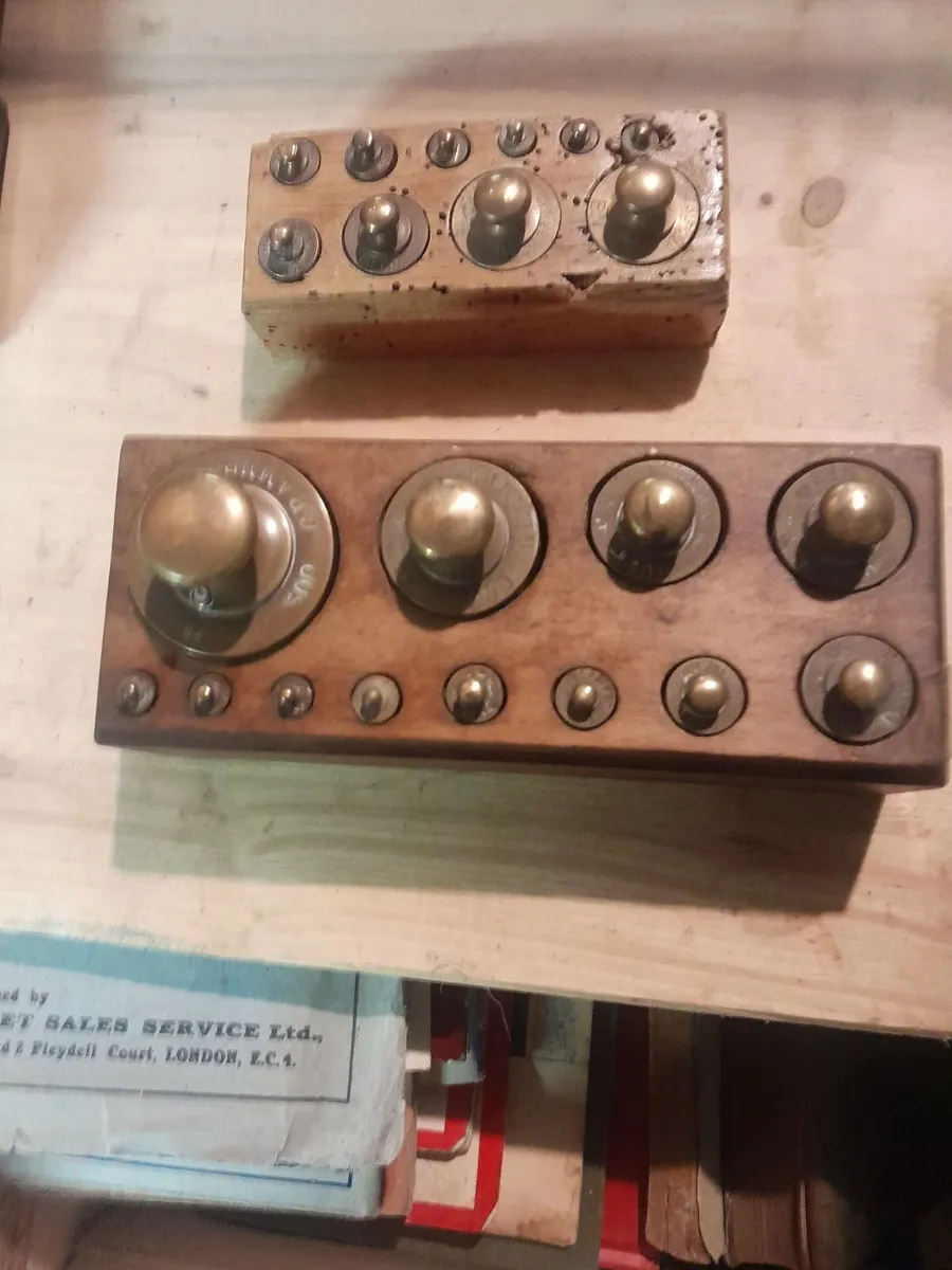 Vintage  brass weights - Image 2