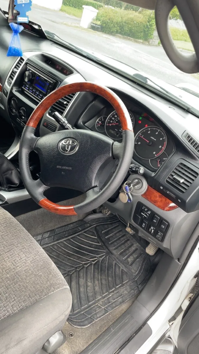 Toyota Land Cruiser - Image 4