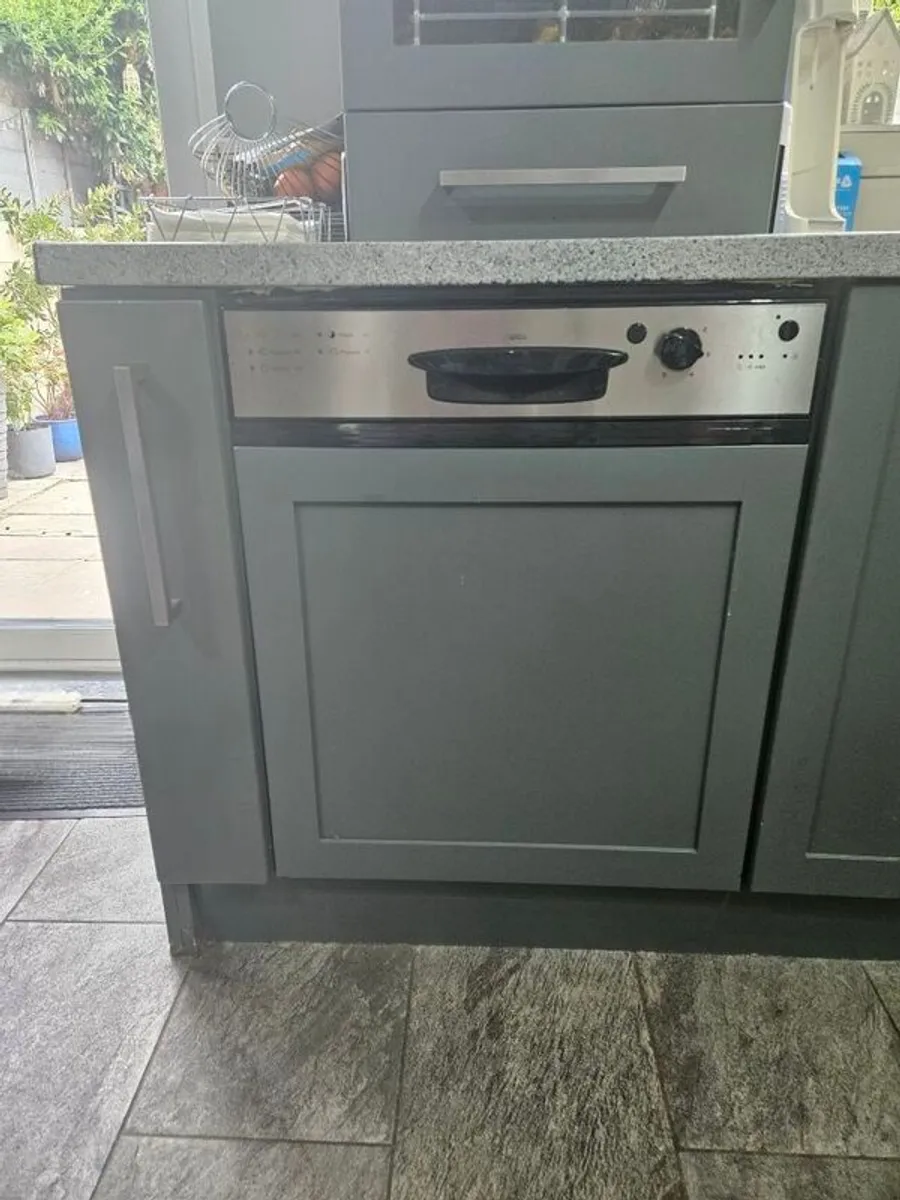 Full Kitchen - Image 3