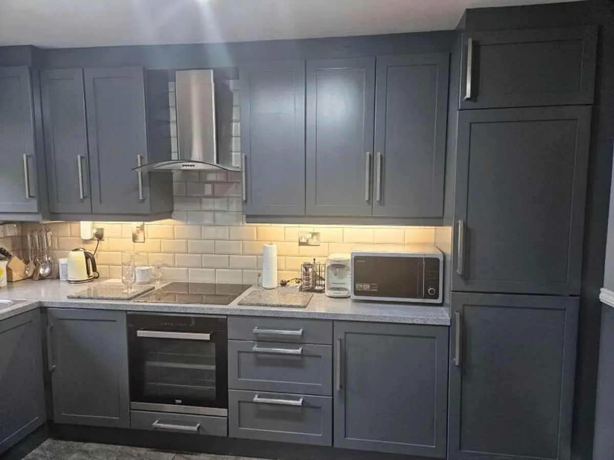 Full Kitchen - Image 2