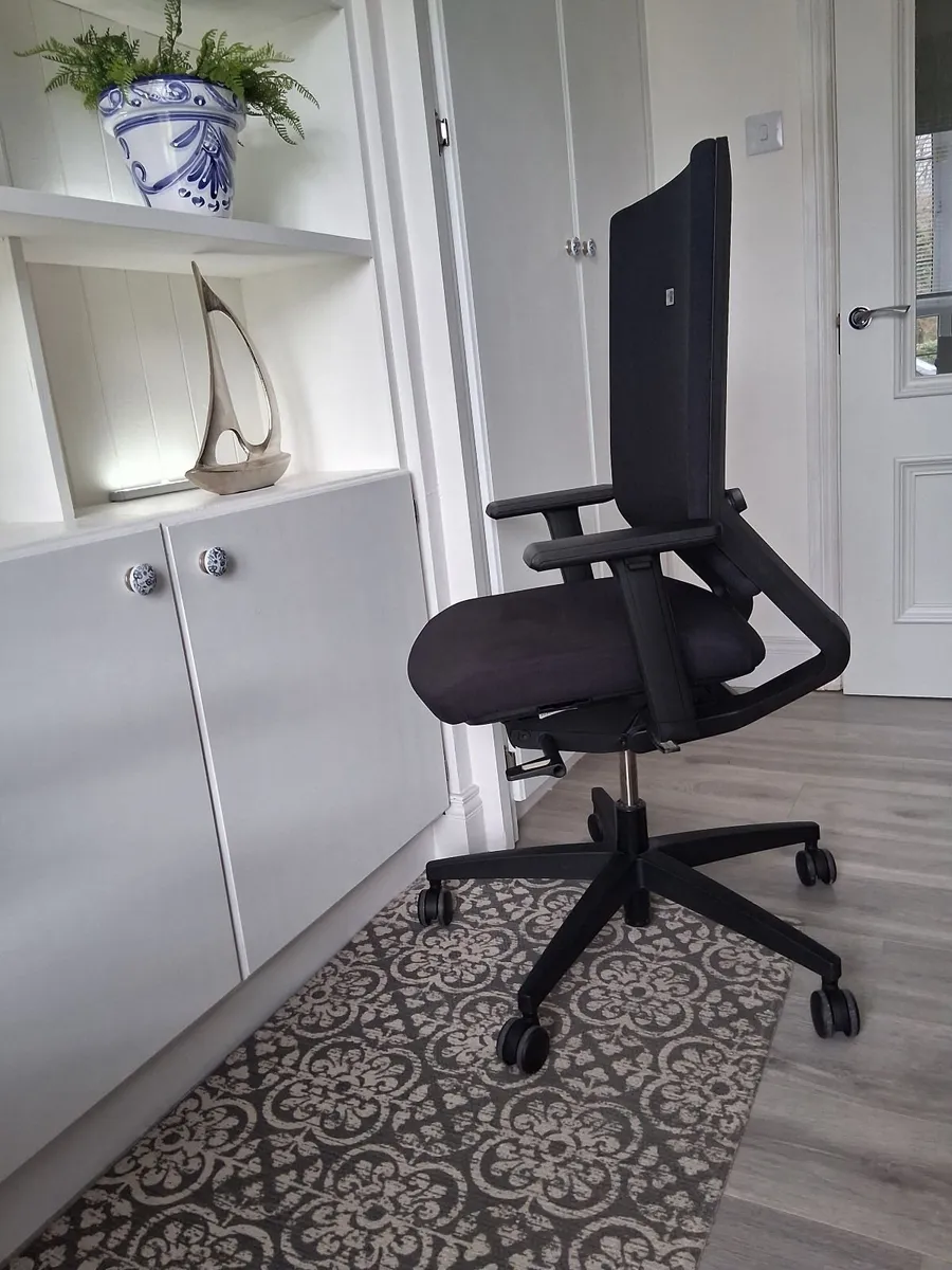 Ergonomic Office Chair - Image 4